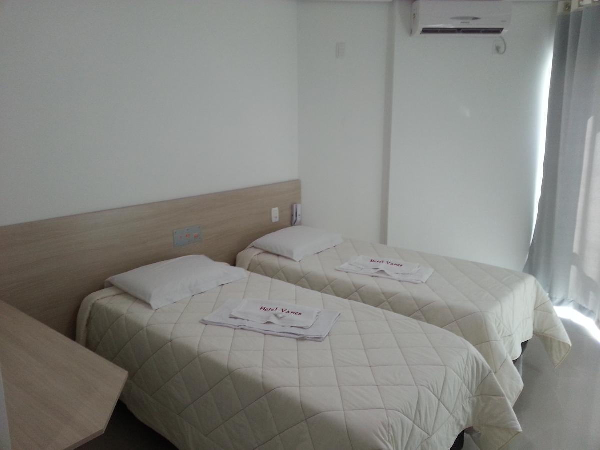 Hotel Vanes Coronel Freitas Номер фото